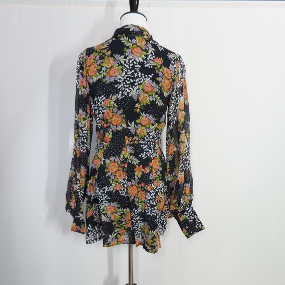 Yumi Kim Midnight Magic Black Floral Long Sleeve Button-up Perry Romper X-Small - Picture 4 of 8